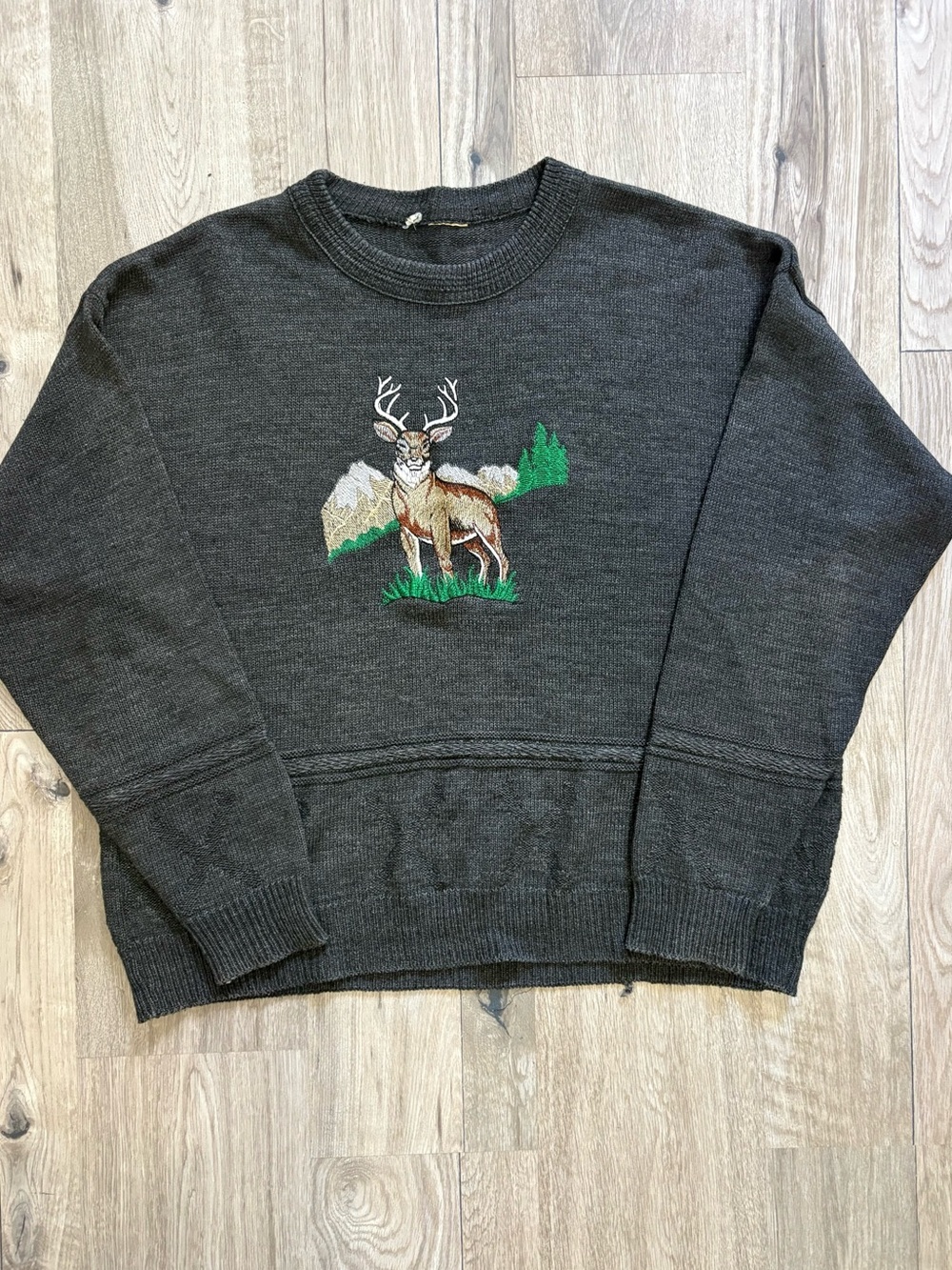 Vintage Men's Dark Gray Deer Embroidered Crewneck Sweater